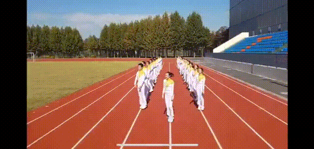 一起“舞动”青春!上海千余名中小学生“云端”齐做广播体操(图18) 一起“舞动”青春!上海千余名中小学生“云端”齐做广播体操(图18)