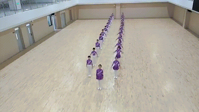 一起“舞动”青春!上海千余名中小学生“云端”齐做广播体操(图20) 一起“舞动”青春!上海千余名中小学生“云端”齐做广播体操(图20)