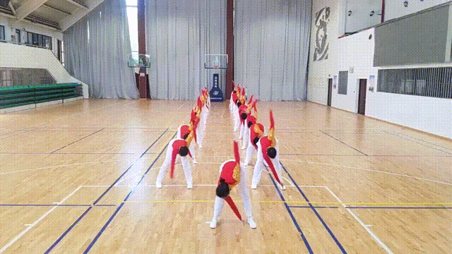 一起“舞动”青春!上海千余名中小学生“云端”齐做广播体操(图24) 一起“舞动”青春!上海千余名中小学生“云端”齐做广播体操(图24)